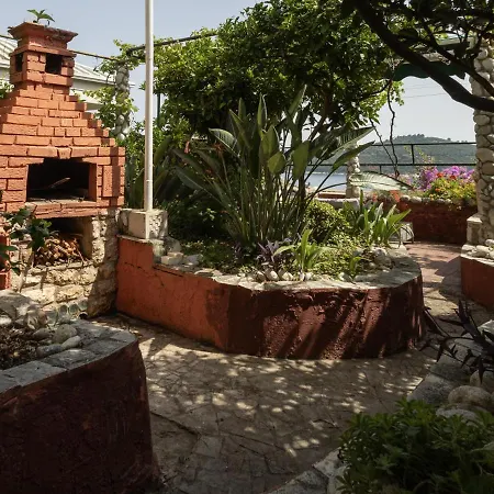 Pensión Garden Marina